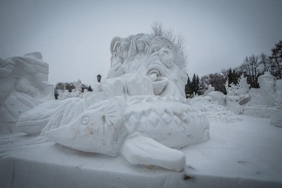 Фото «Духи Сибири» признаны лучшей работой фестиваля снежных скульптур в Новосибирске 10